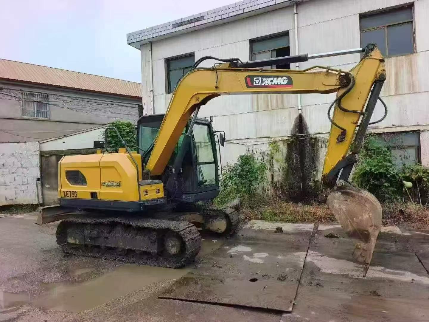 Buy XCMG XE75C Used Excavator / 6