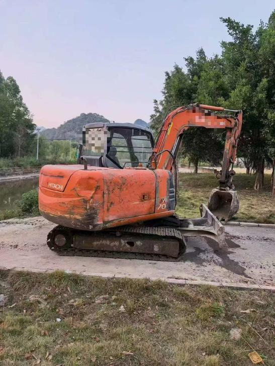 Buy Hitachi ZX60 Used Excavator / 1
