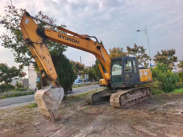 Buy Hyundai R215-7 Used Excavator / 1