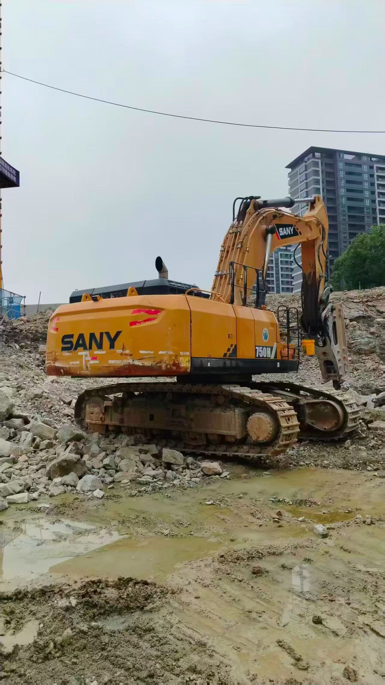 Buy Sany SY750H Used Excavator / 1