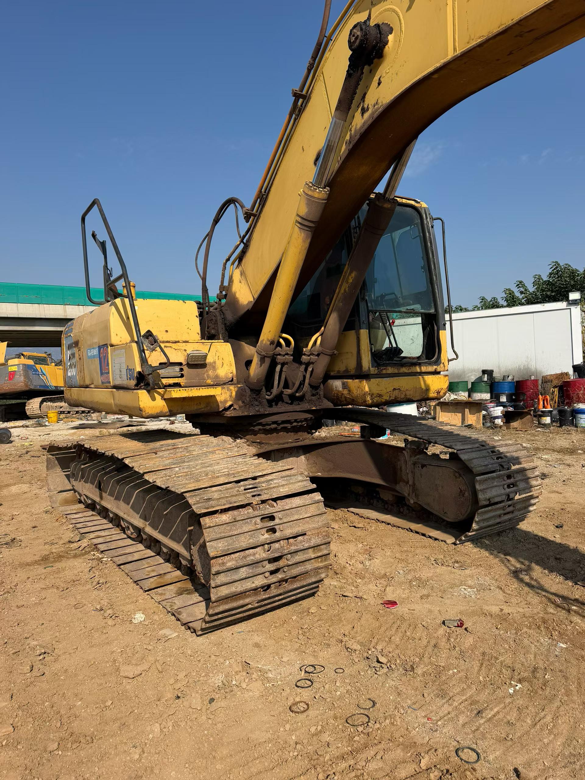 Buy Komatsu PC200-8 Used Excavator / 4