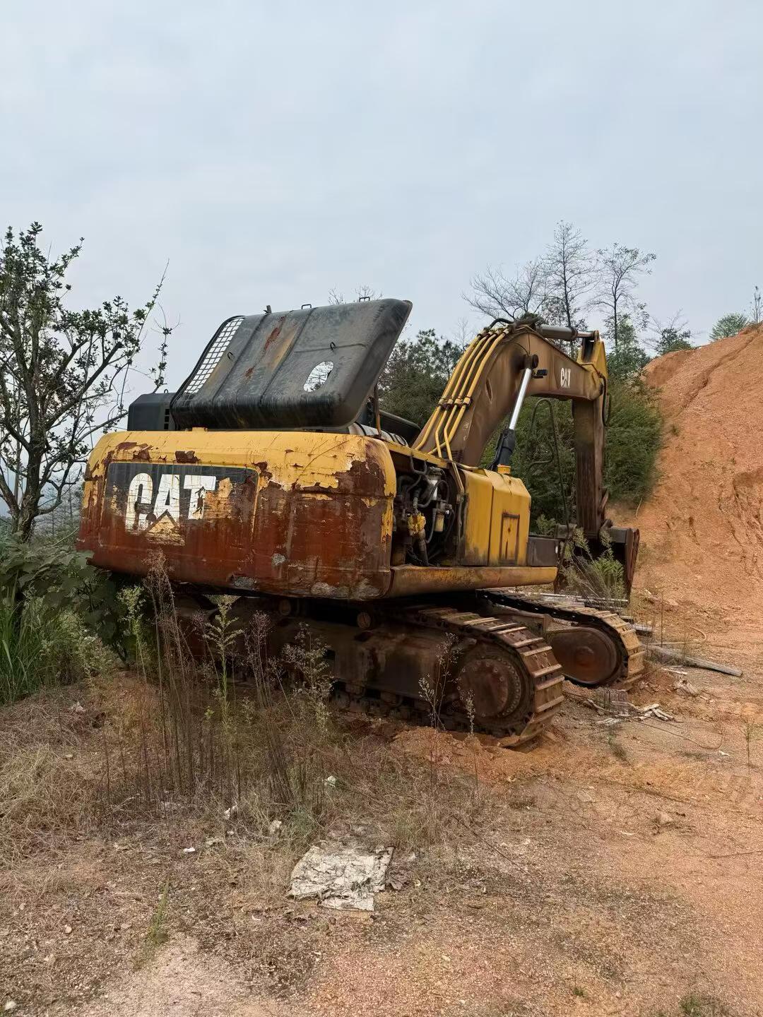 شراء حفارة Caterpillar 336E مستعملة / 2