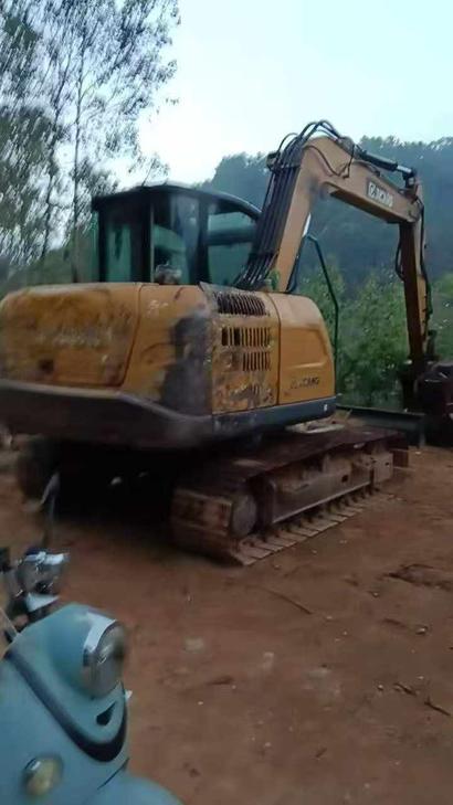 Buy XCMG XE75C Used Excavator / 1