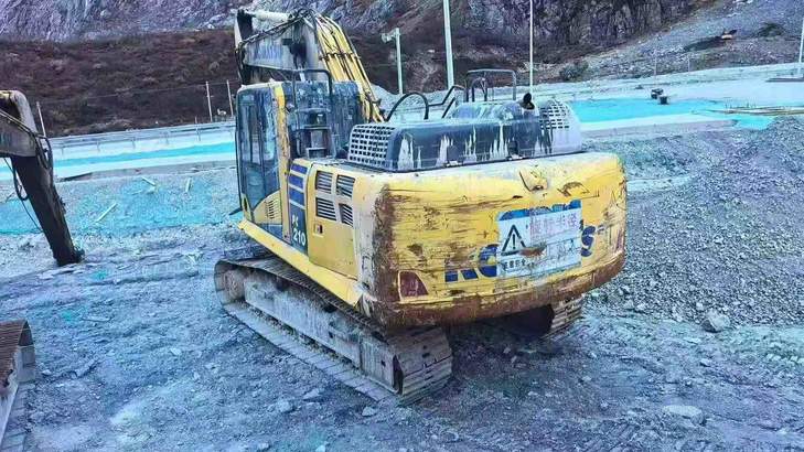Buy Komatsu Used Excavator / 1