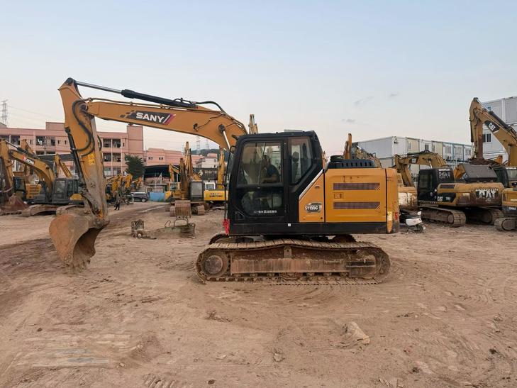 Buy Sany SY135 Used Excavator / 1