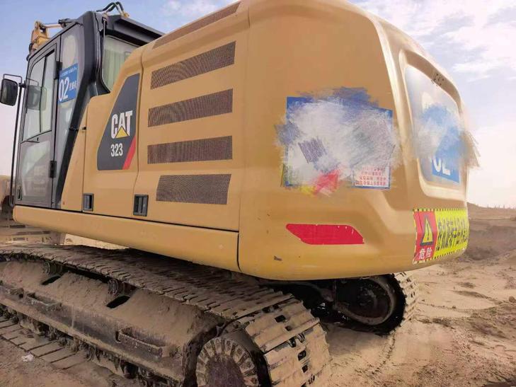 Buy Caterpillar 323 Used Excavator / 1