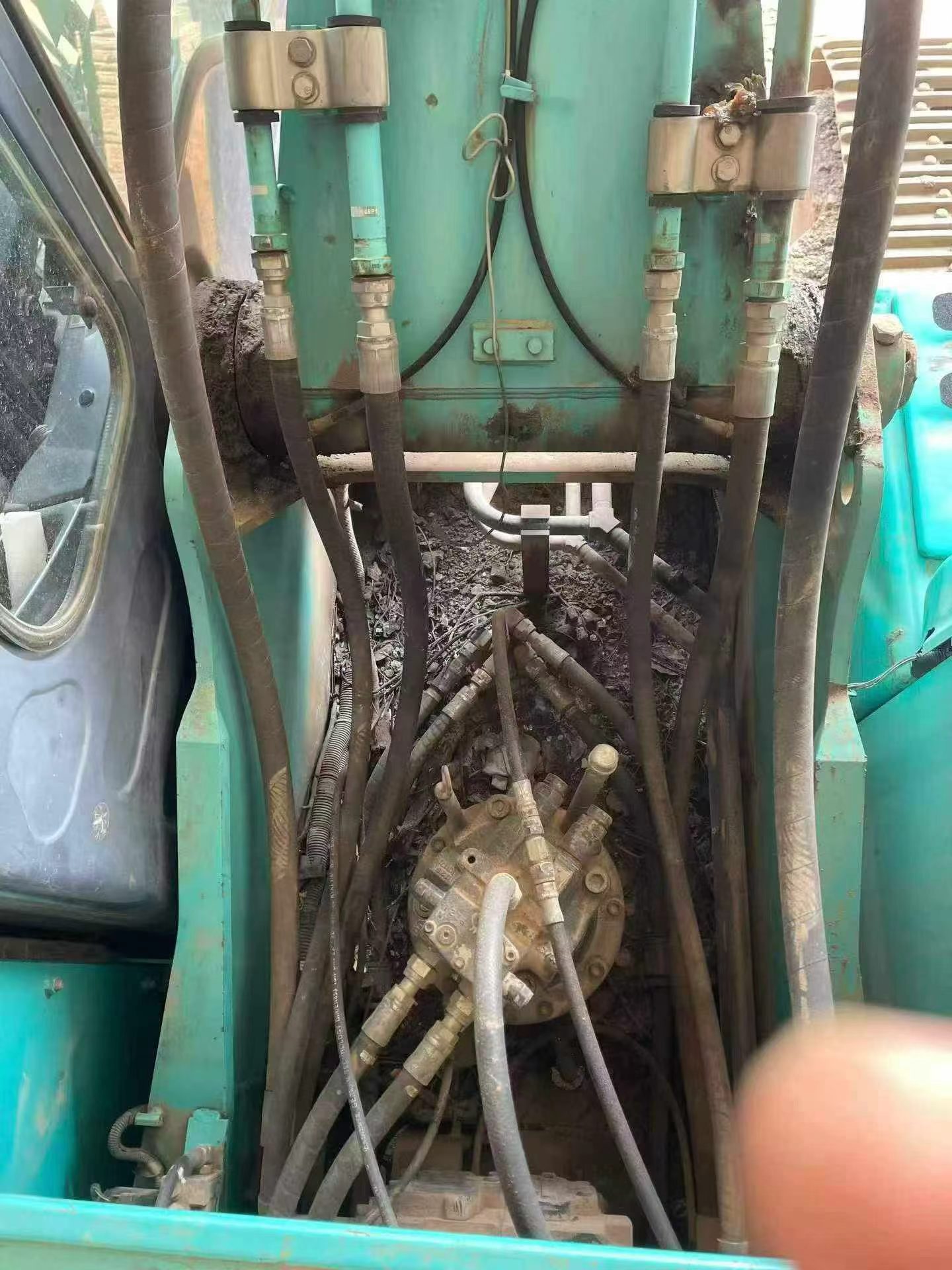 Buy Kobelco SK210 Used Excavator / 6