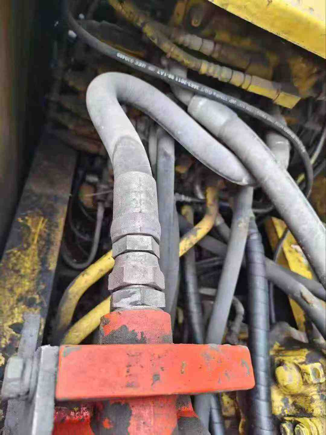Buy Komatsu PC220 Used Excavator / 2