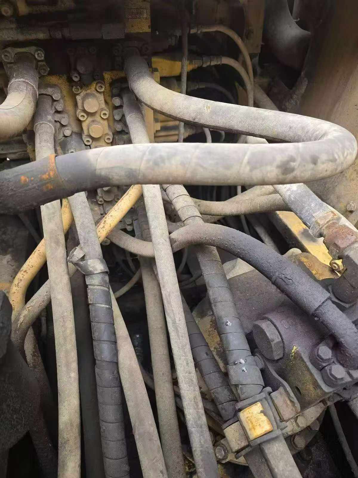 Buy Komatsu PC240-6 Used Excavator / 6