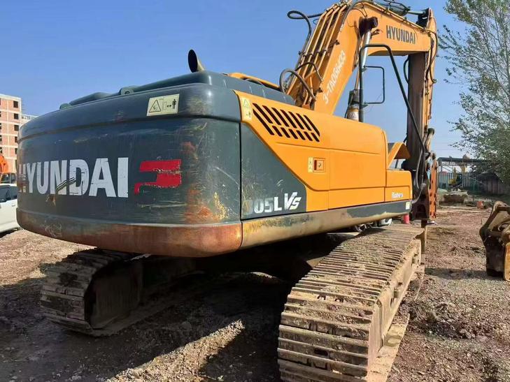 Buy Hyundai R275LVS Used Excavator / 1