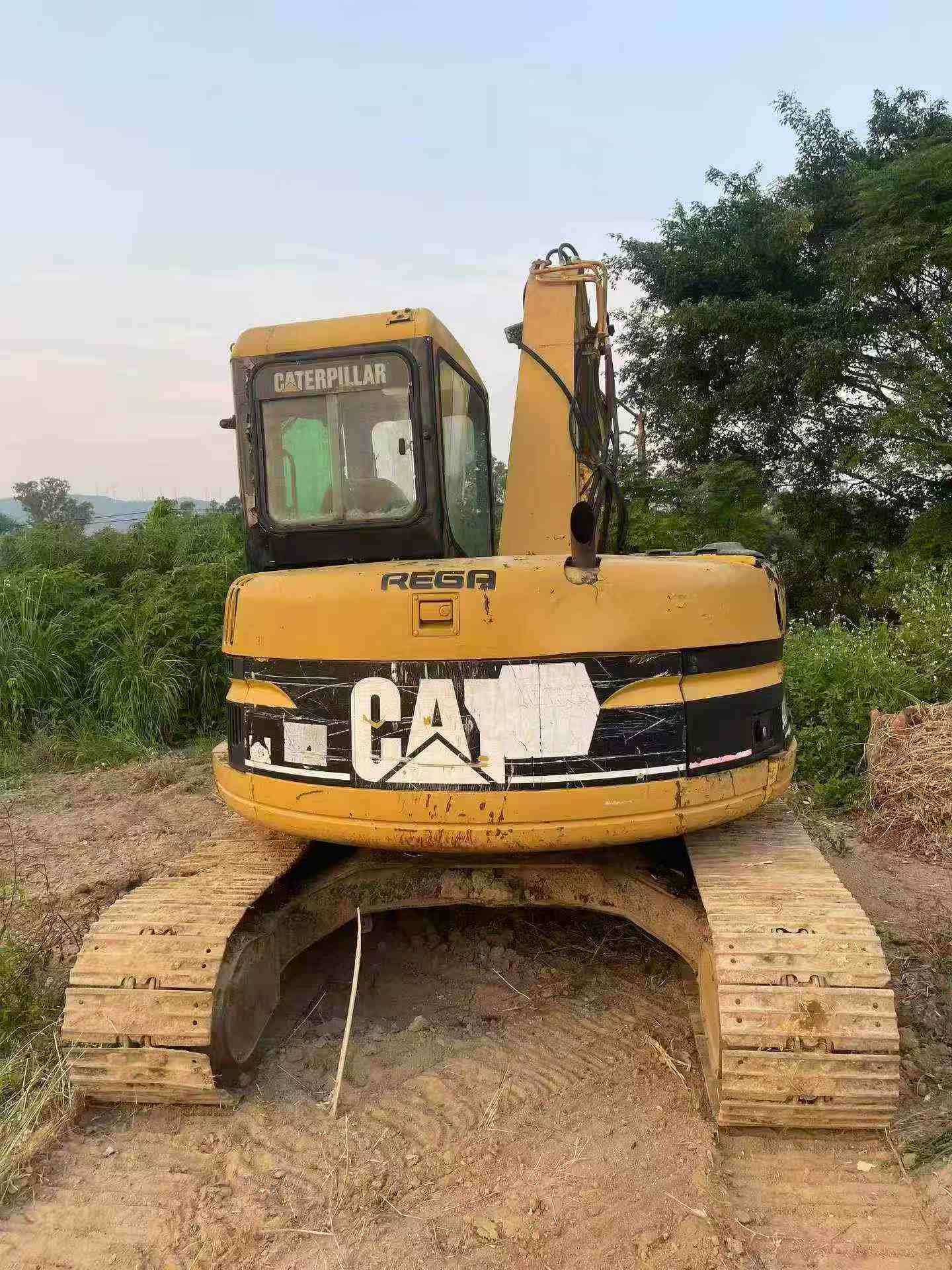 شراء حفارة Caterpillar 308B مستعملة / 2