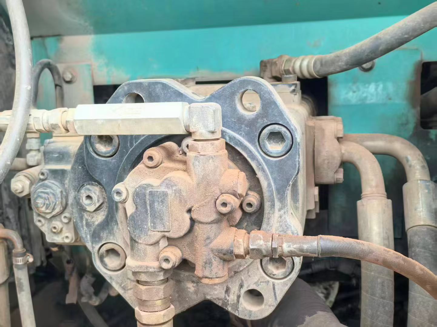 Buy Kobelco SK210-6 Used Excavator / 7