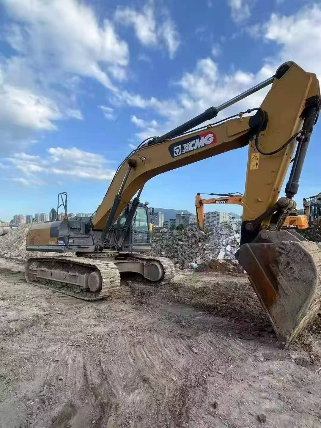 Buy XCMG XE370 Used Excavator / 8