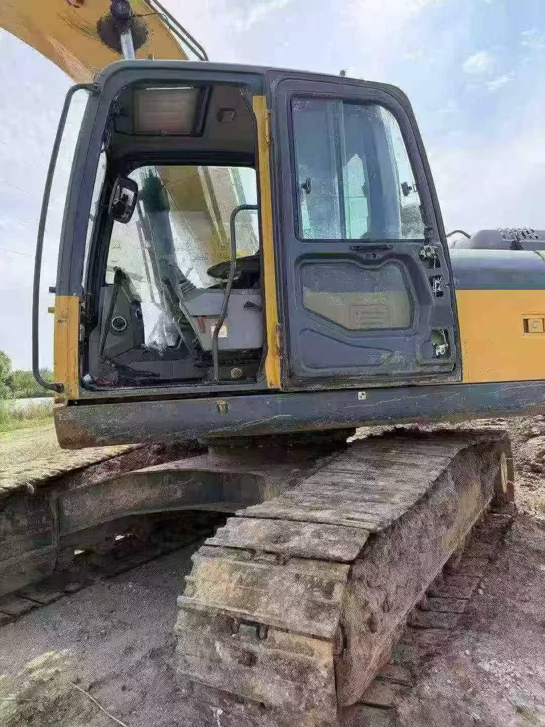 Buy XCMG XE200 Used Excavator / 2