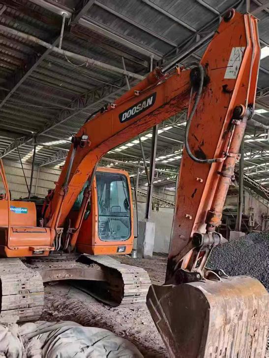 Buy Doosan DH150-7 Used Excavator / 1