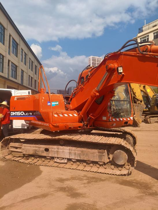 Buy Doosan DH150 Used Excavator / 1