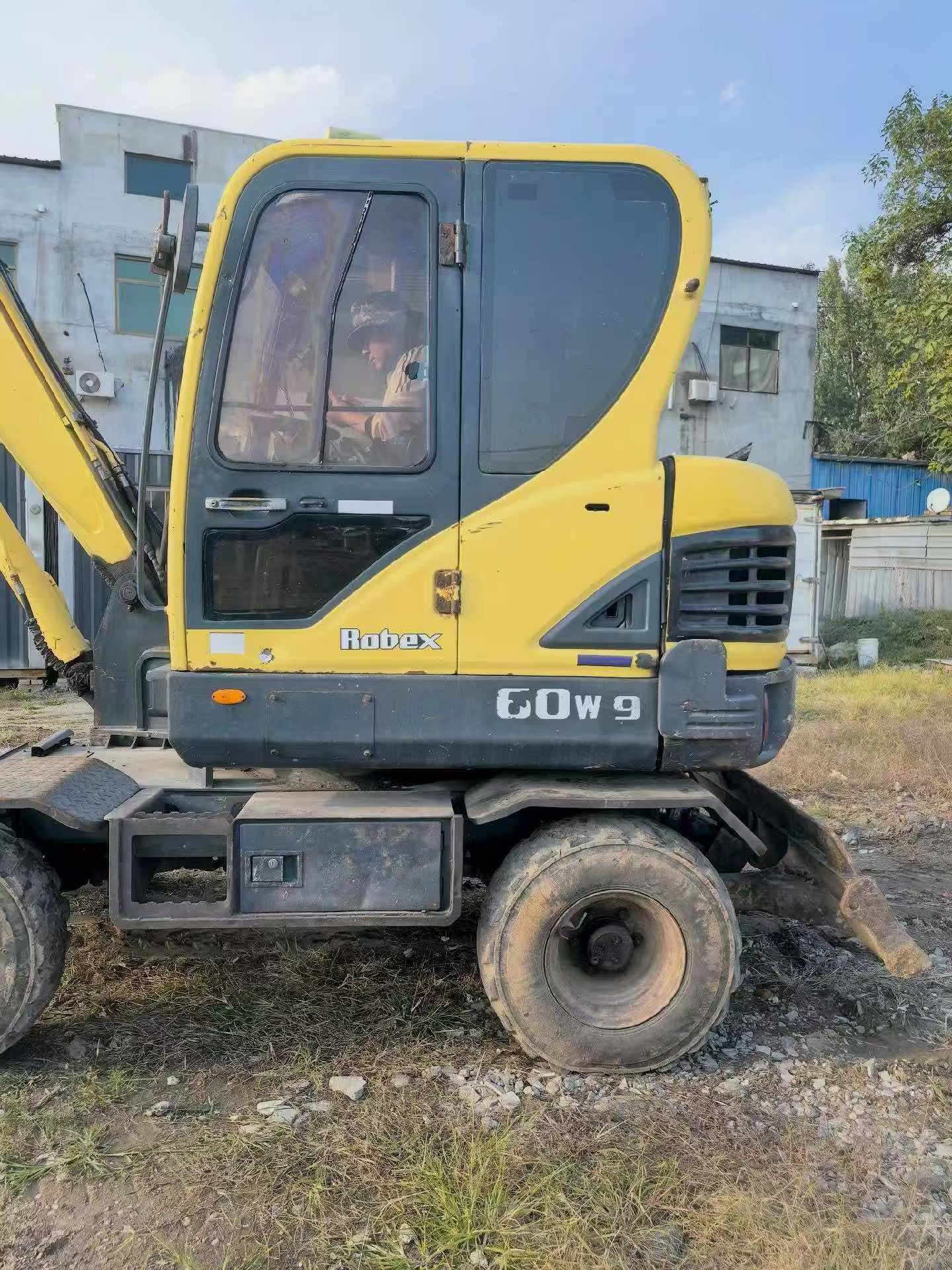 شراء حفارة Hyundai R60-9 مستعملة / 9