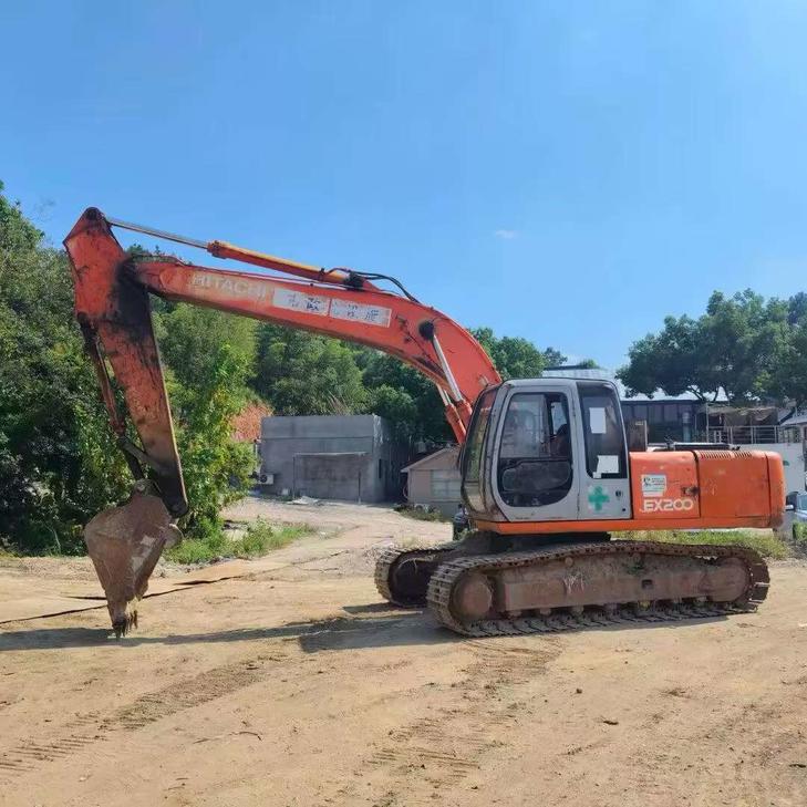 Buy Hitachi EX200-5 Used Excavator / 1