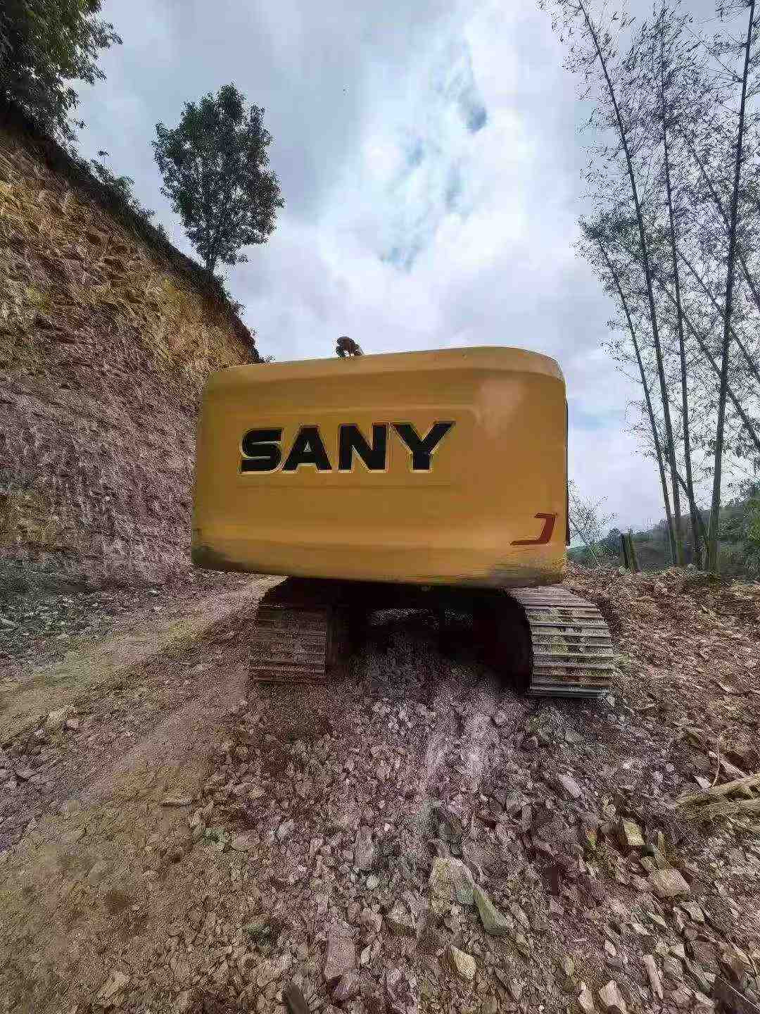 Buy Sany SY205C Used Excavator / 3