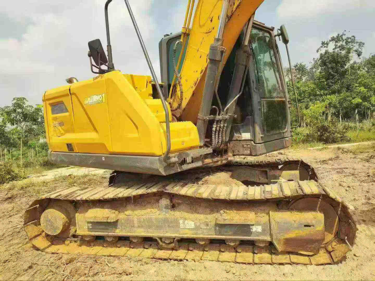 Buy XCMG XE135B Used Excavator / 2