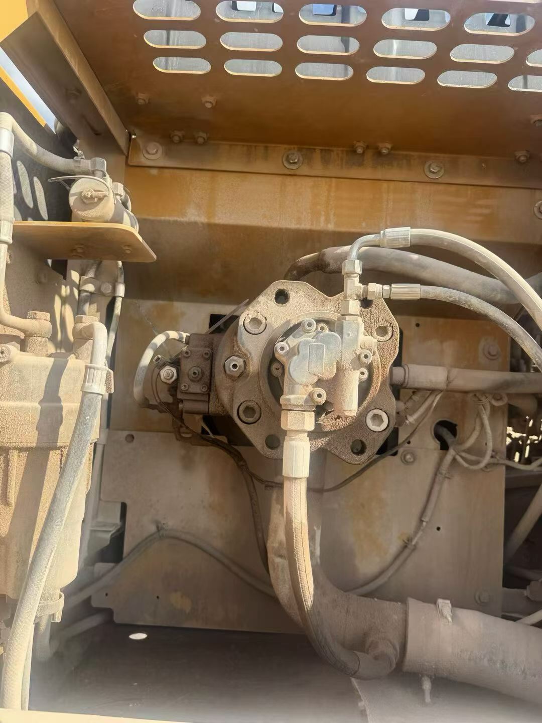 Compre Excavadora Sany SY255H Usada / 4