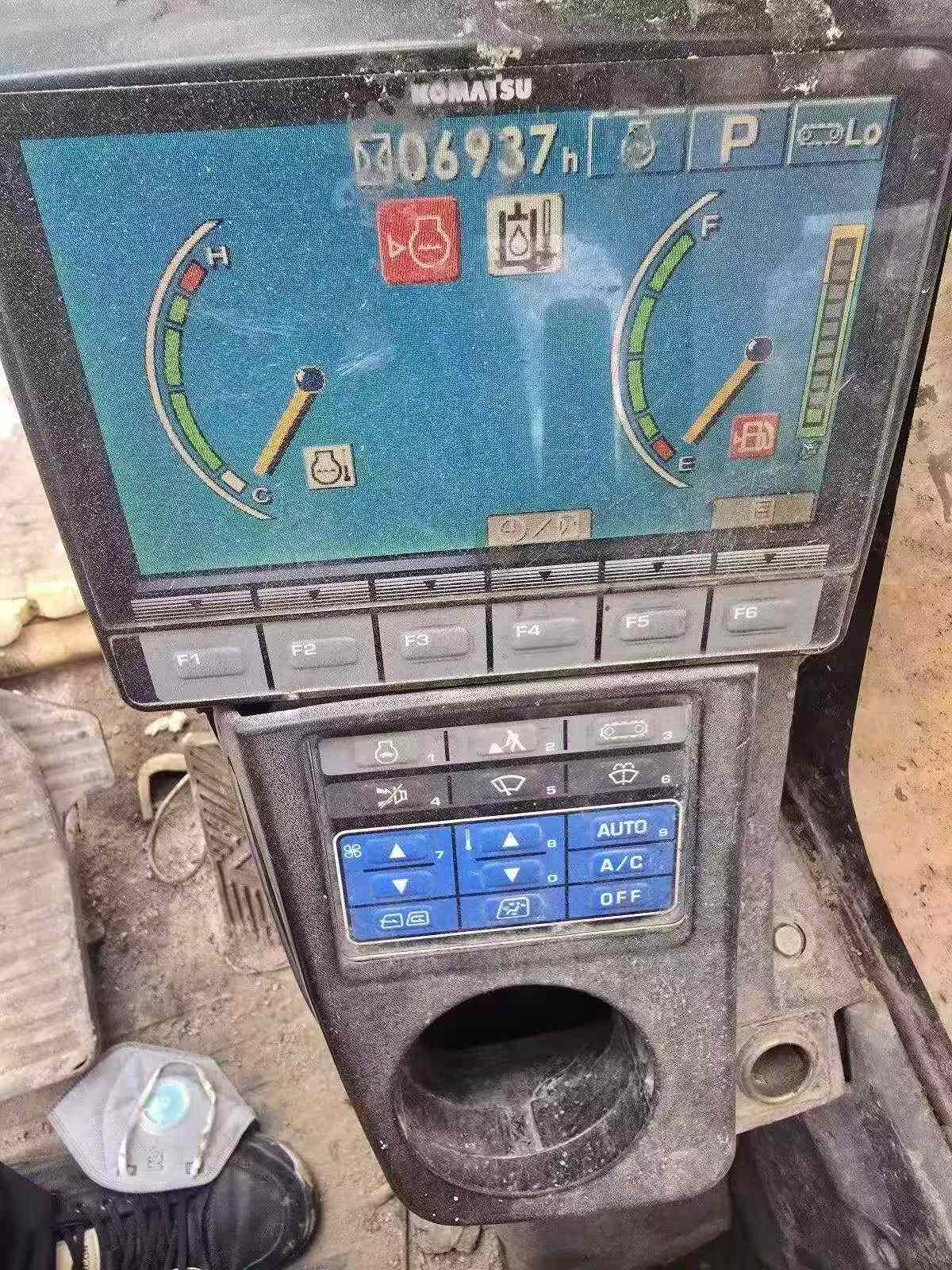 Buy Komatsu PC240-6 Used Excavator / 7