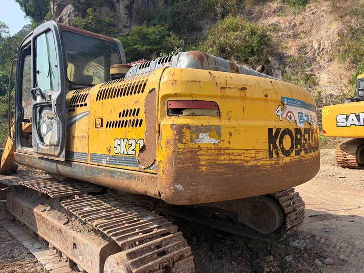 Buy Kobelco SK210-6 Used Excavator / 1