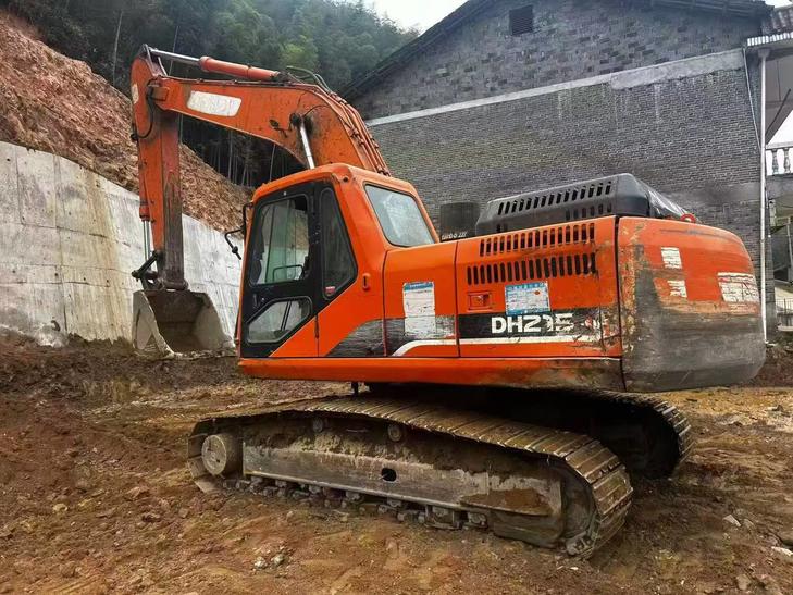 Buy Doosan DH215-7 Used Excavator / 1