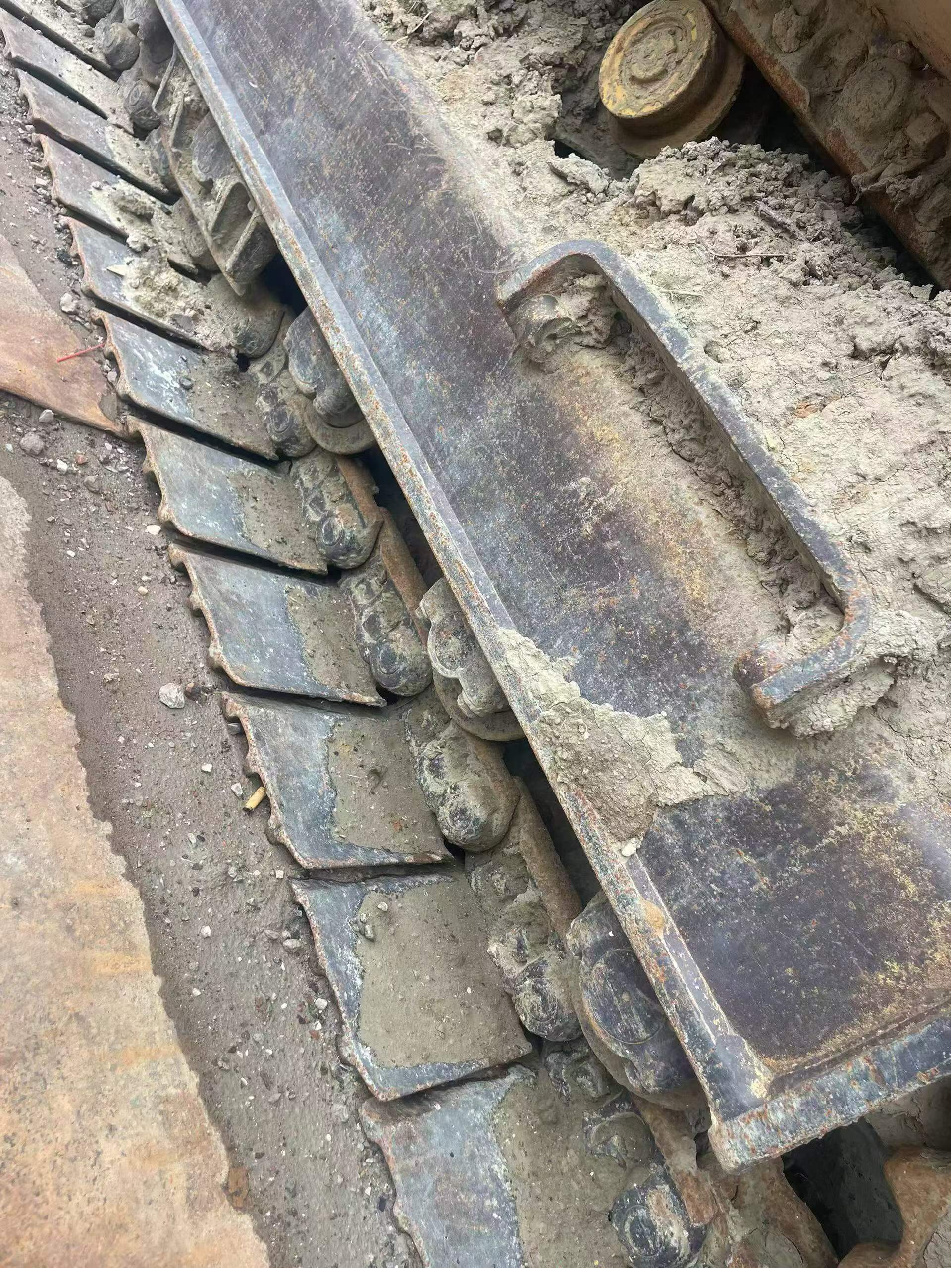Buy Volvo L220E Used Excavator / 4
