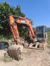 Buy Doosan DH80 Used Excavator / 9 Buy Doosan DH80 Used Excavator / 9