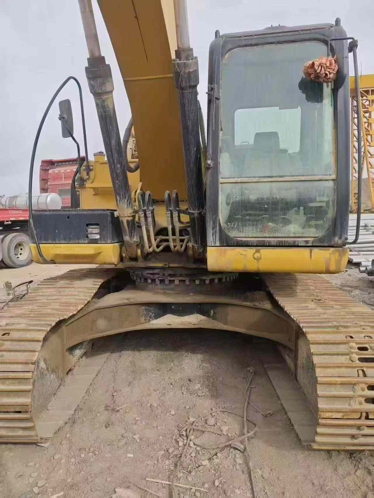 Buy Caterpillar 320D Used Excavator / 8