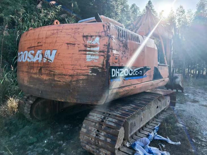 Buy Doosan DH150-7 Used Excavator / 1