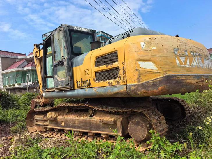 Buy XCMG XE200 Used Excavator / 1