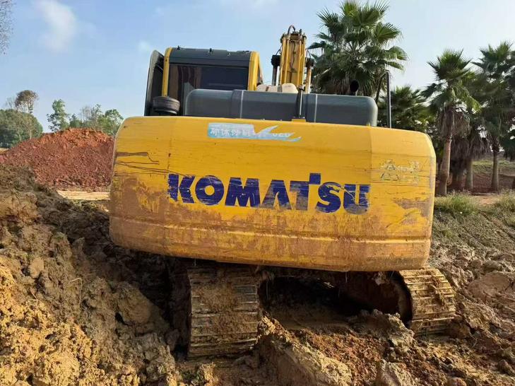 Buy Komatsu PC130 Used Excavator / 1