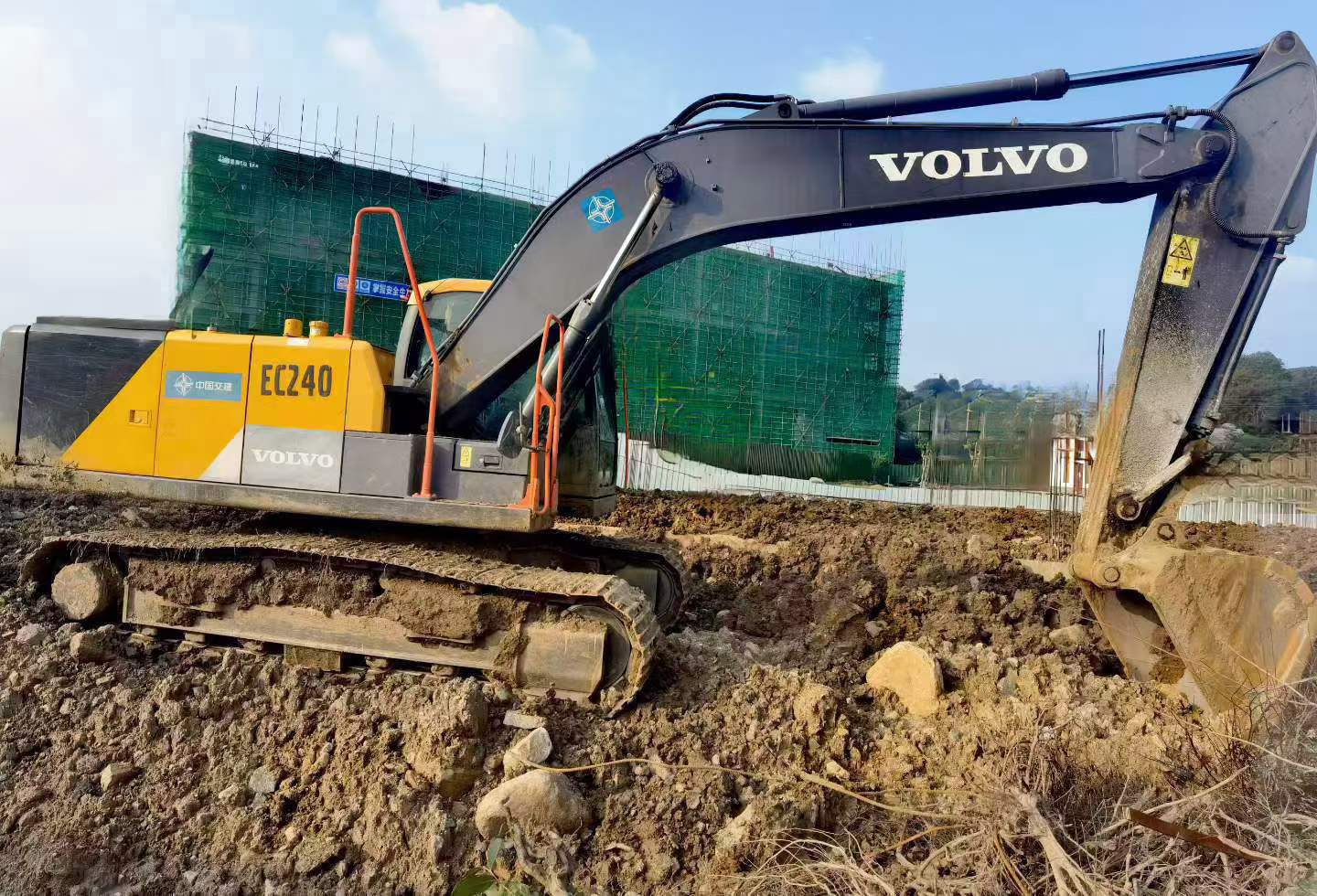 Buy Volvo EC210ES Used Excavator / 3