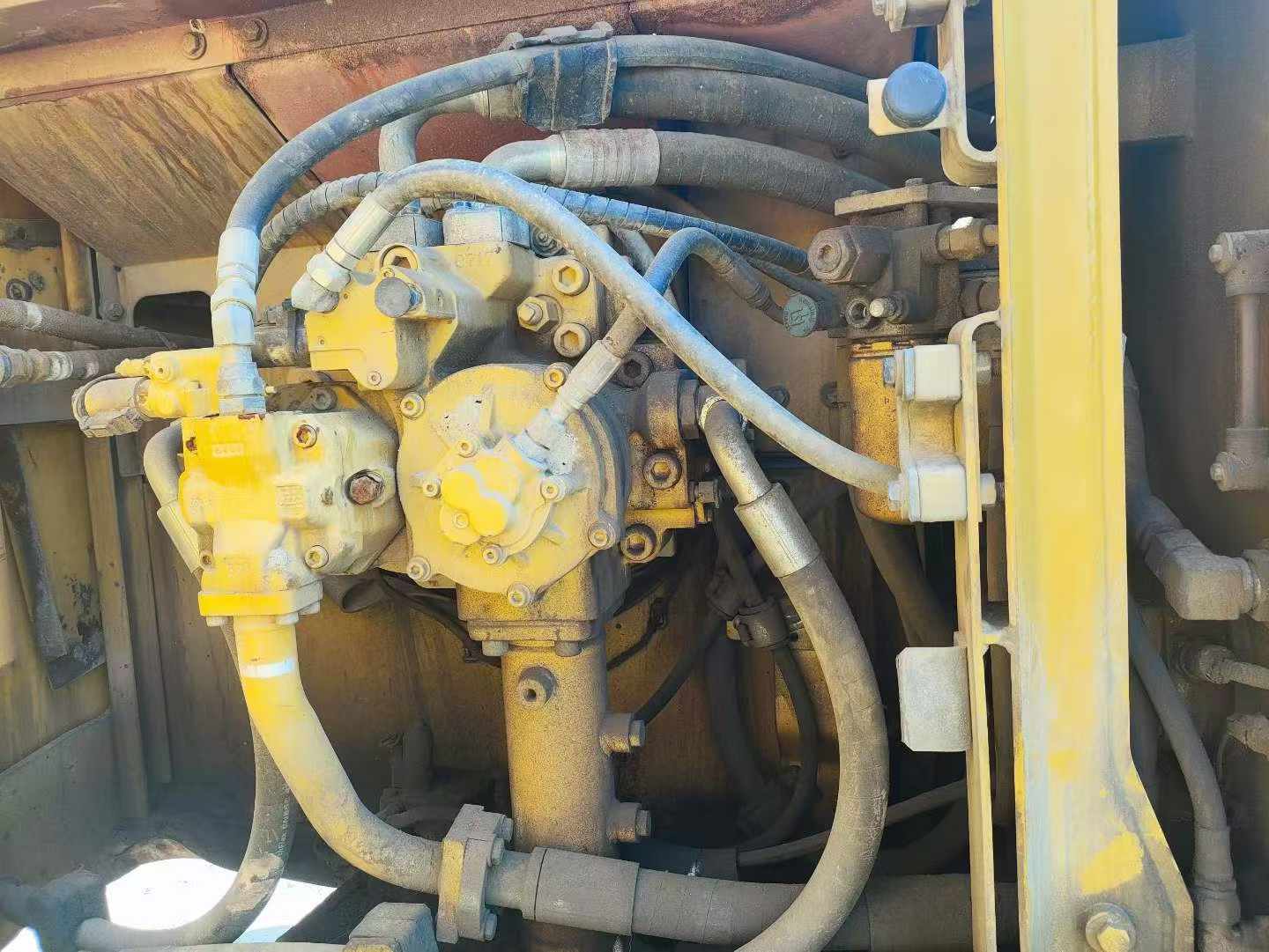 Buy Caterpillar 349E Used Excavator / 2