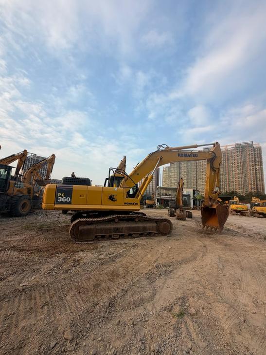 Buy Komatsu PC360-7 Used Excavator / 1