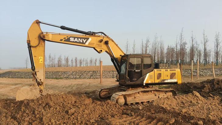Buy Sany SY215C Used Excavator / 1