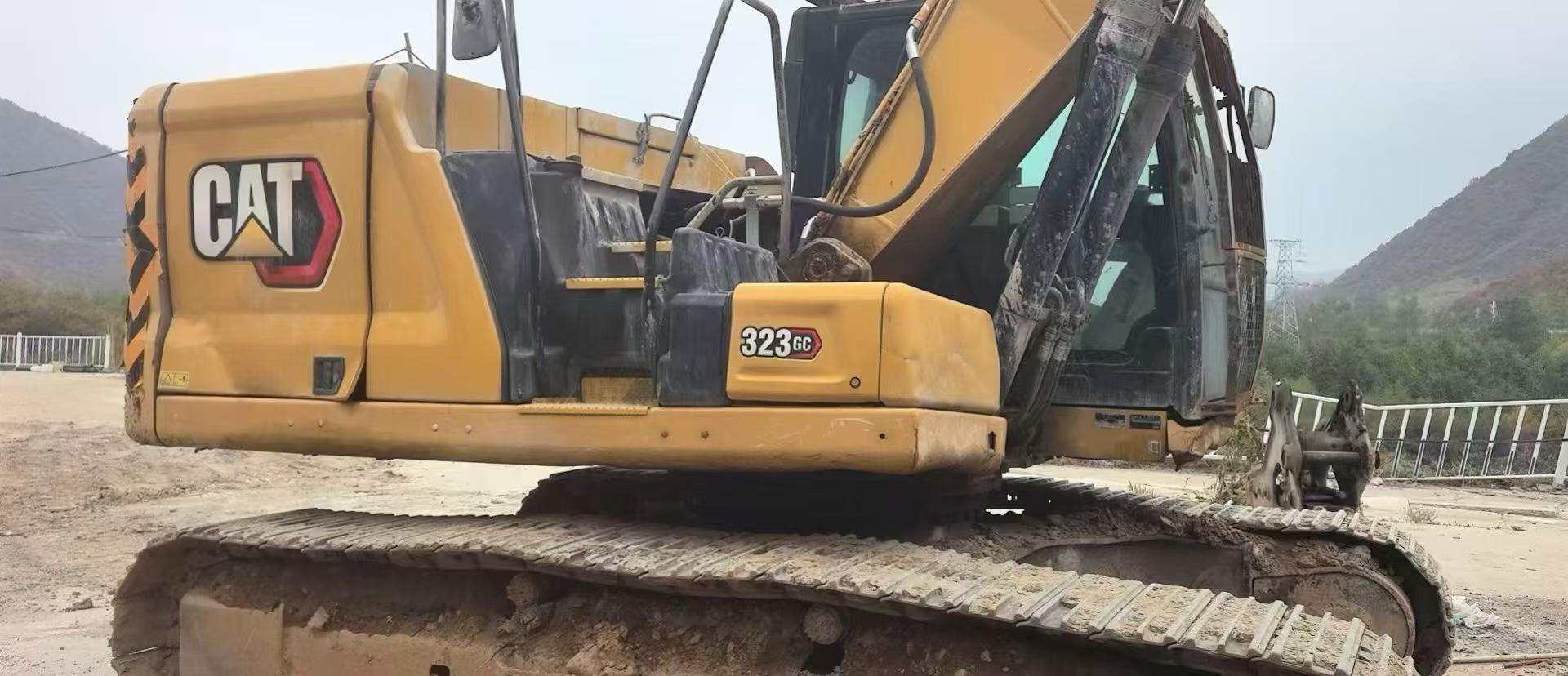 Buy Caterpillar 323 Used Excavator / 3