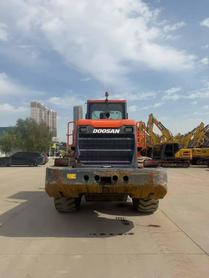 Buy Doosan DL607-9C Used Excavator / 5 Buy Doosan DL607-9C Used Excavator / 5
