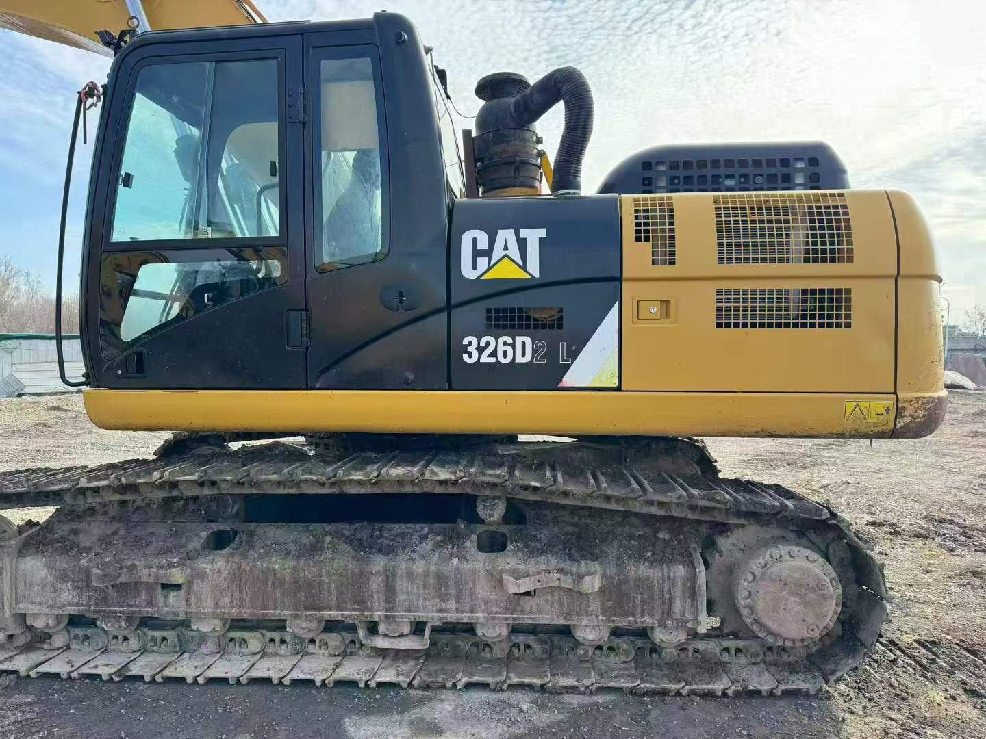 Buy Caterpillar 326DL Used Excavator / 2