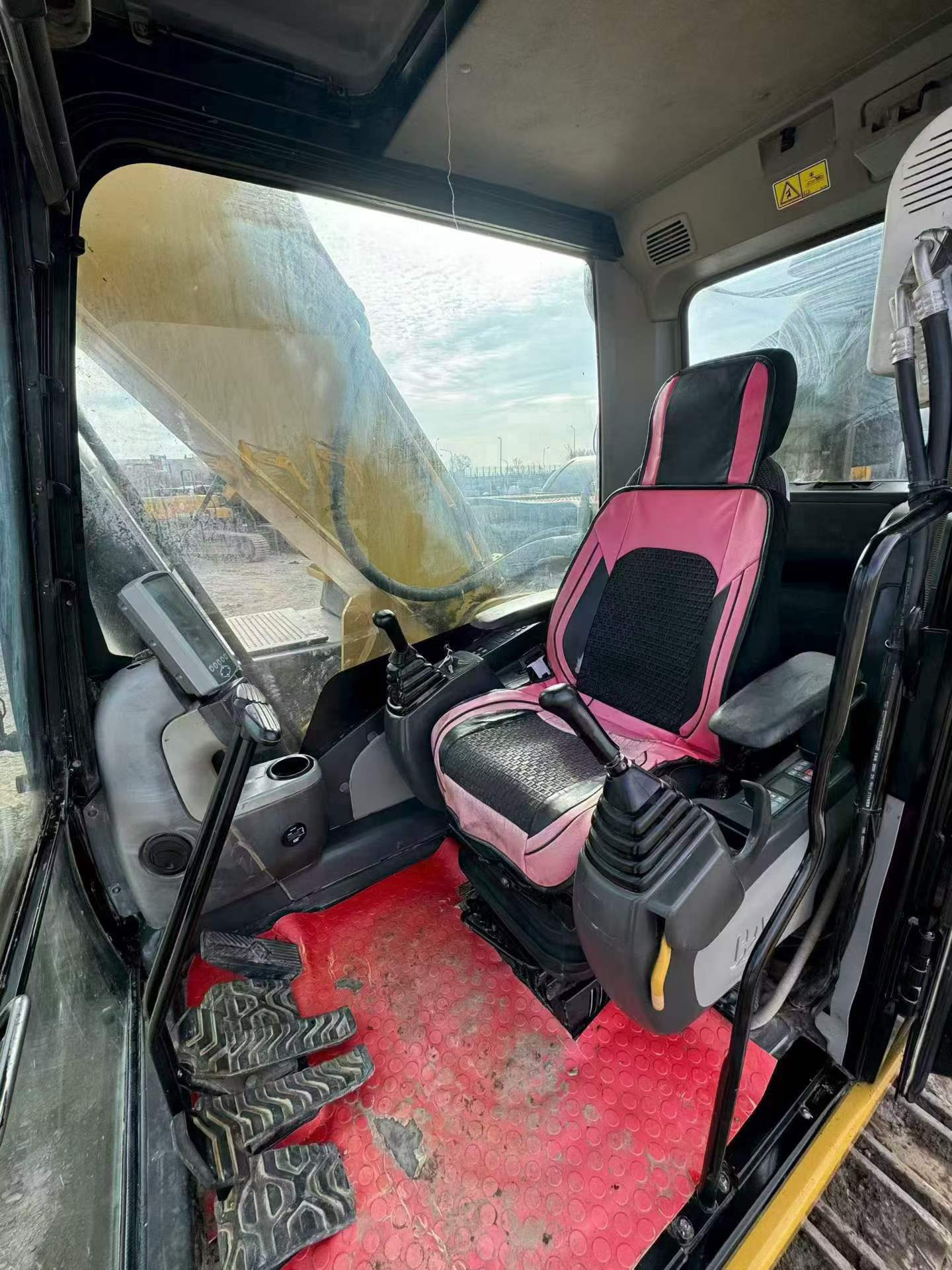 Buy Caterpillar 326DL Used Excavator / 9