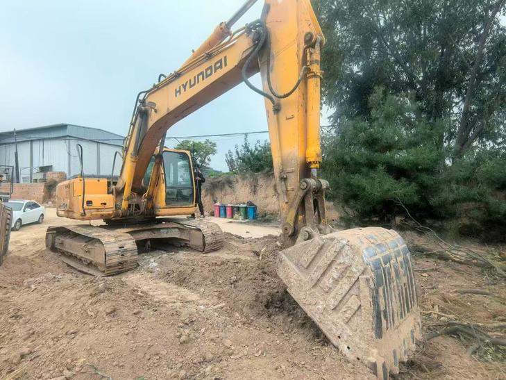 Buy Hyundai R225-7 Used Excavator / 1