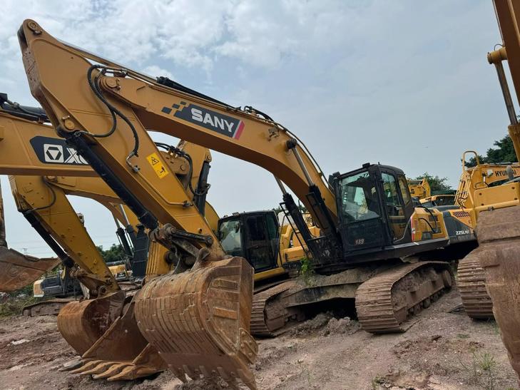 Buy Sany SY245H Used Excavator / 1