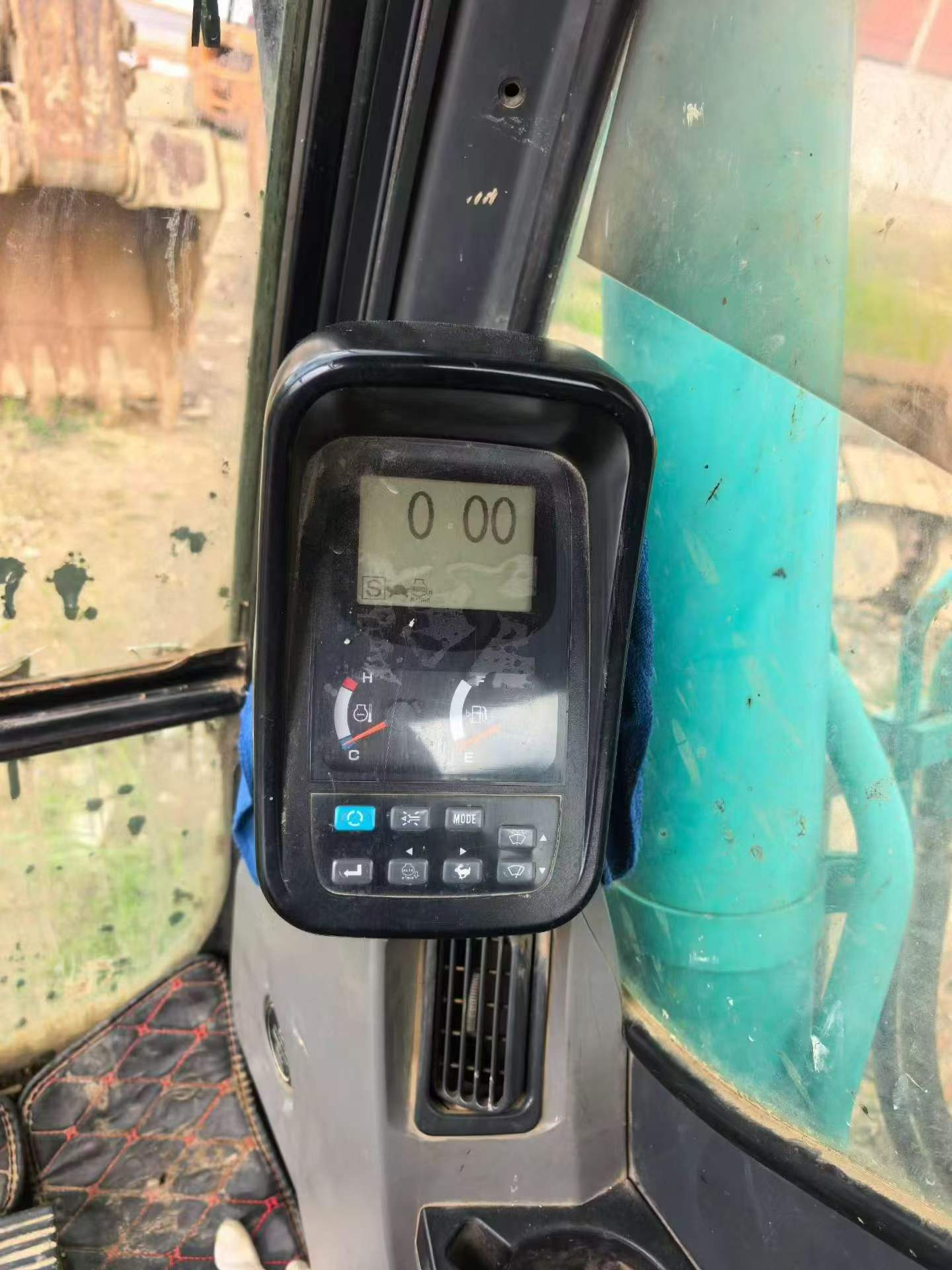 Buy Kobelco SK200 Used Excavator / 2