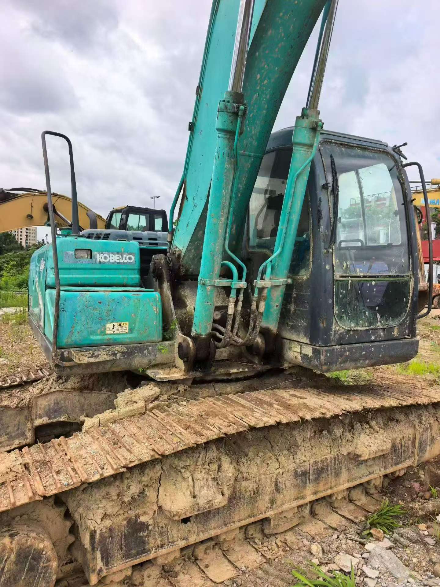 Buy Kobelco SK200 Used Excavator / 7