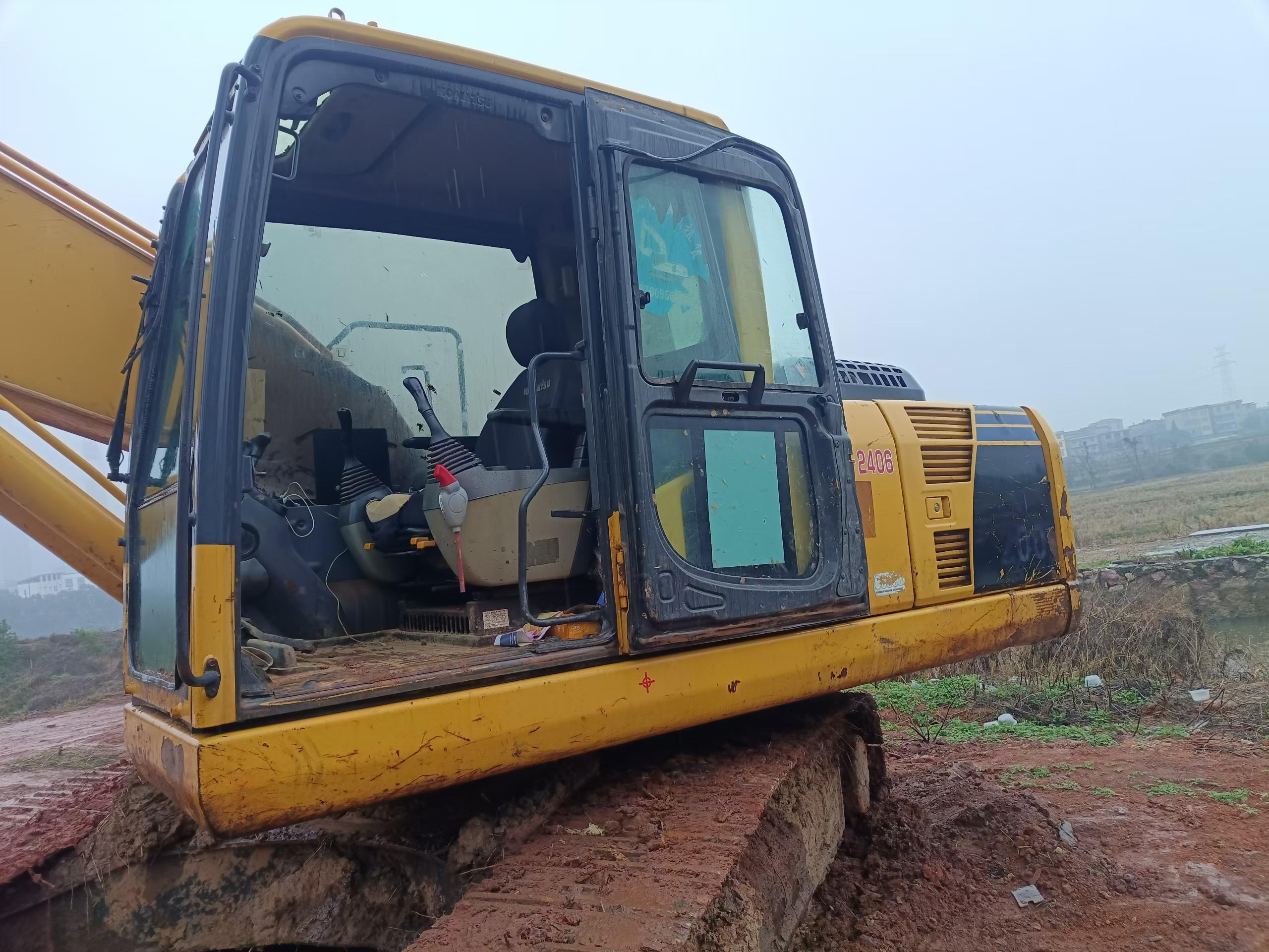 Buy Komatsu PC200-8N1 Used Excavator / 8