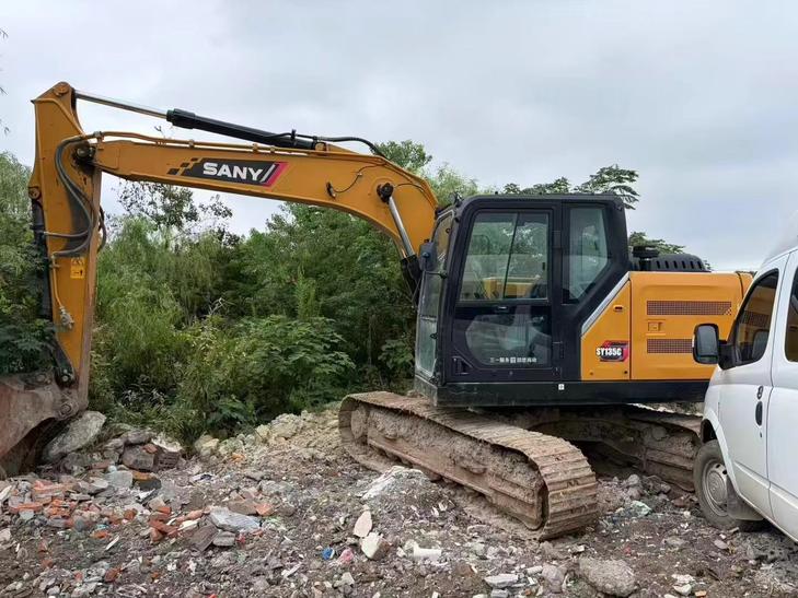 Buy Sany SY135 Used Excavator / 1