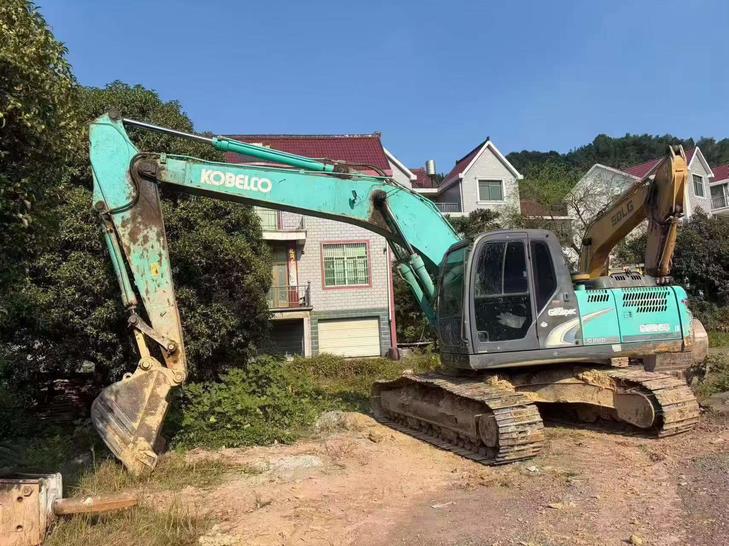 Buy Kobelco SK210 Used Excavator / 1