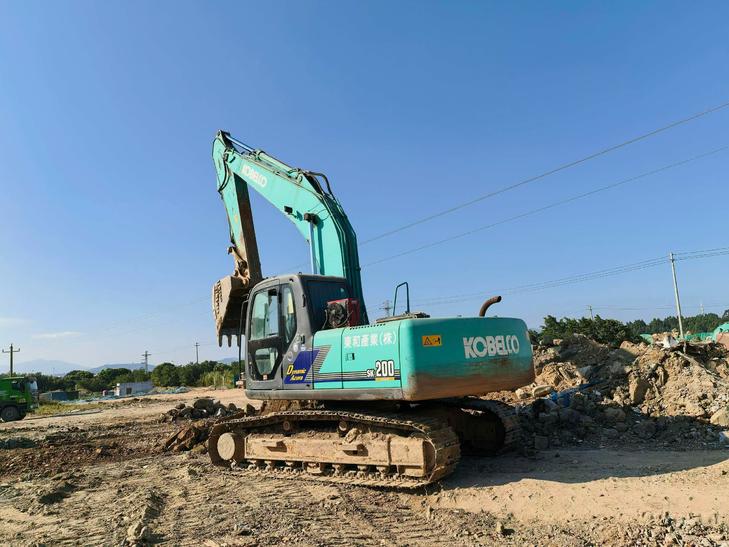 Buy Kobelco SK200-10 Used Excavator / 1